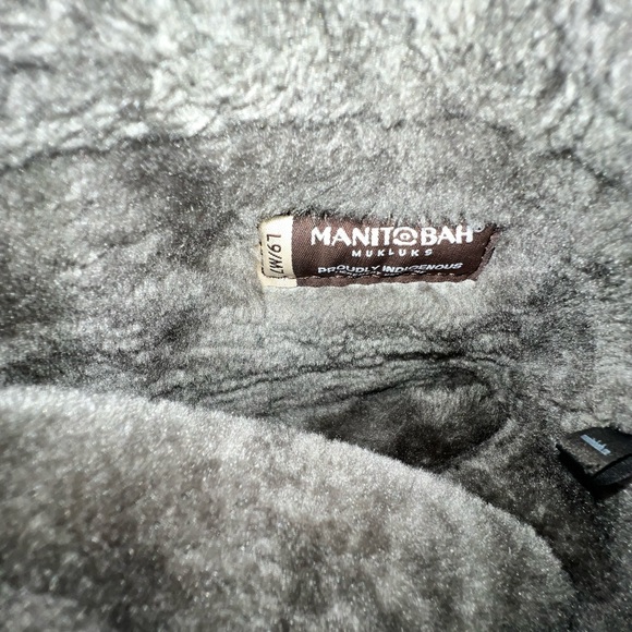 Snowy Owl Manitobah Mukluks! Size L9/M7 - Picture 2 of 4